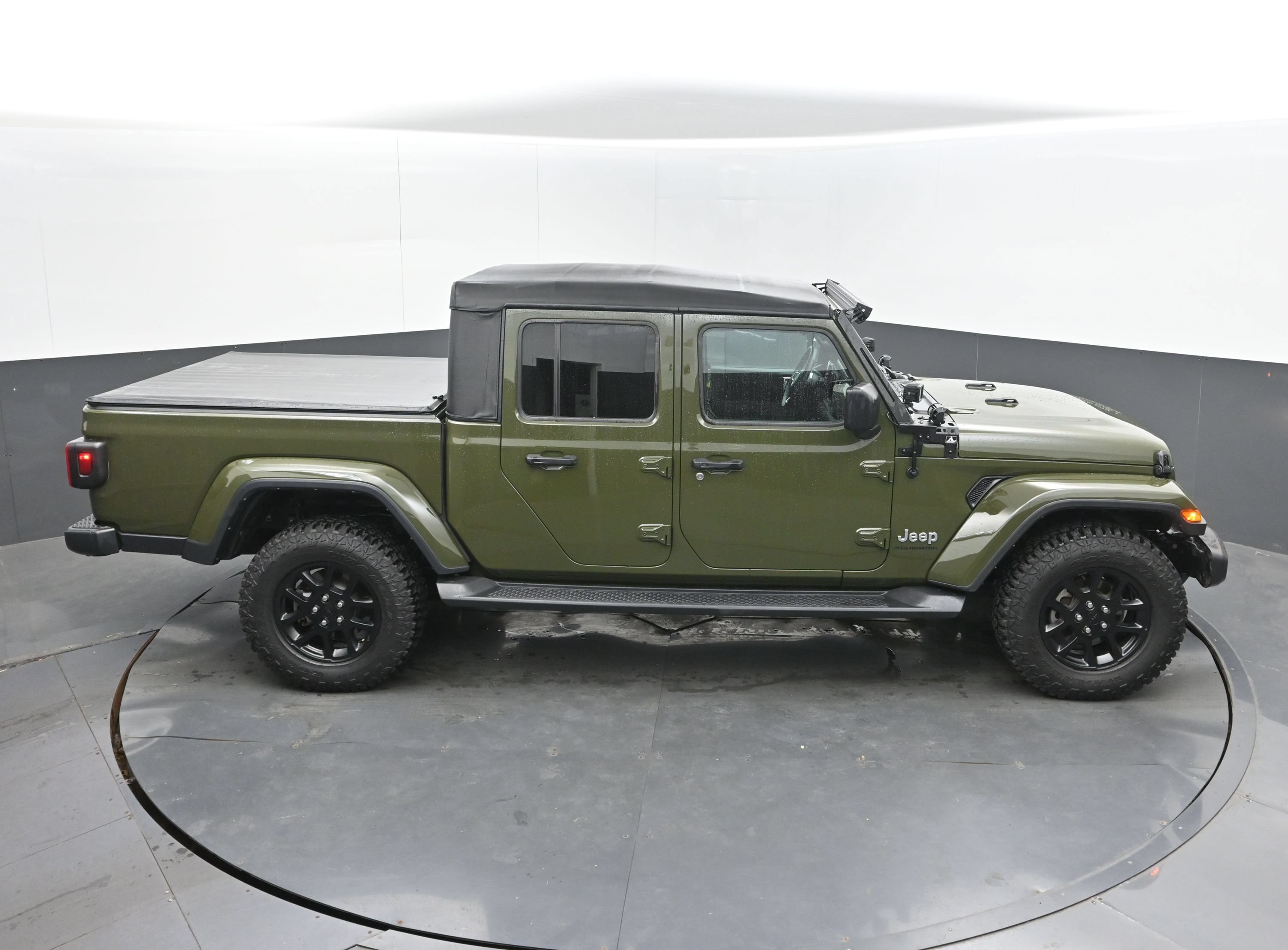 Used 2023 Jeep Gladiator Overland AWD/4WD image 38