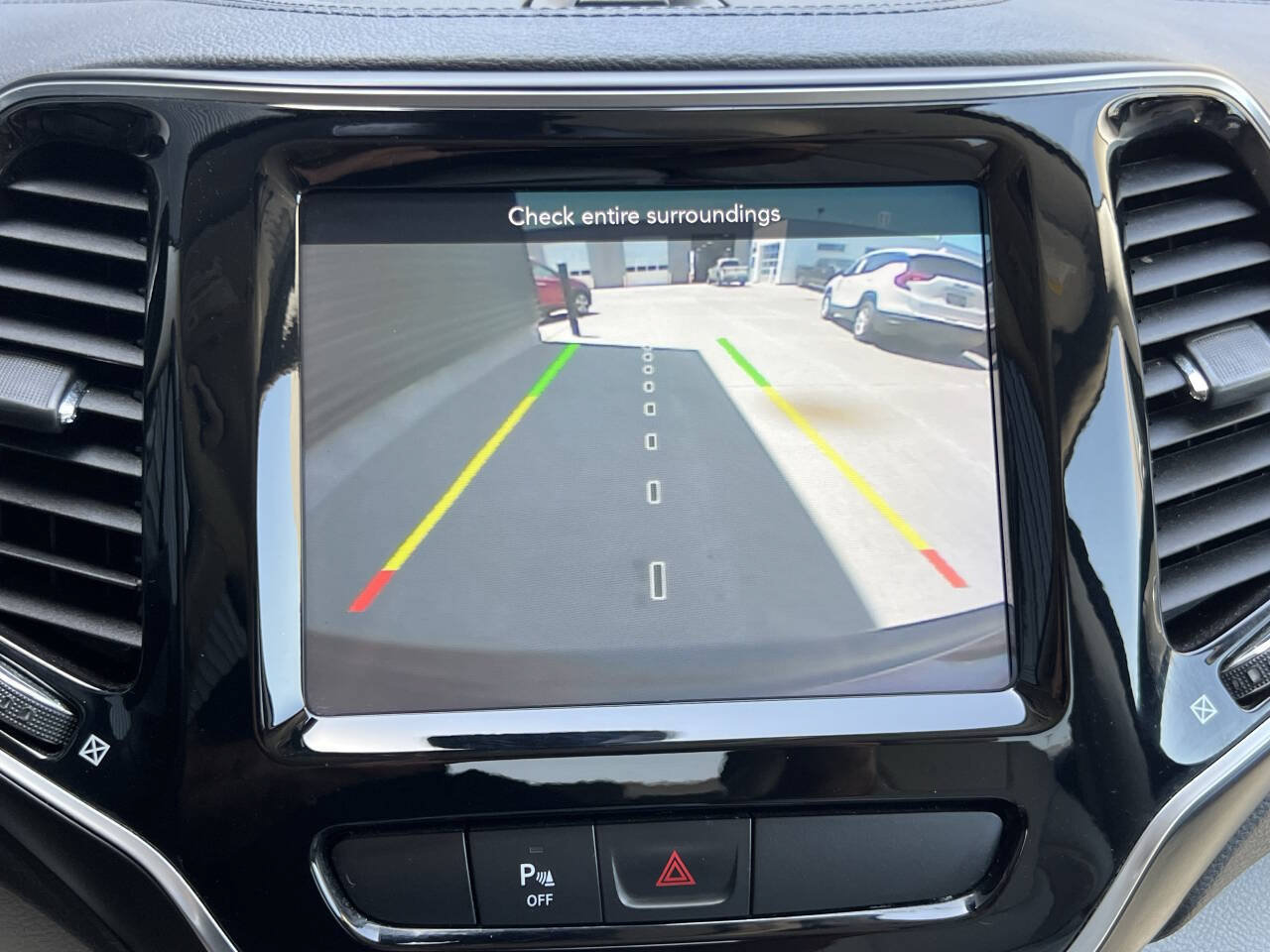 Used 2019 Jeep Cherokee Limited AWD/4WD image 27