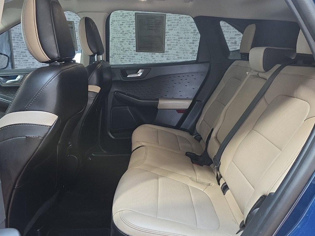 Used 2020 Ford Escape Titanium w/ Titanium Premium Package 2.0 image 16