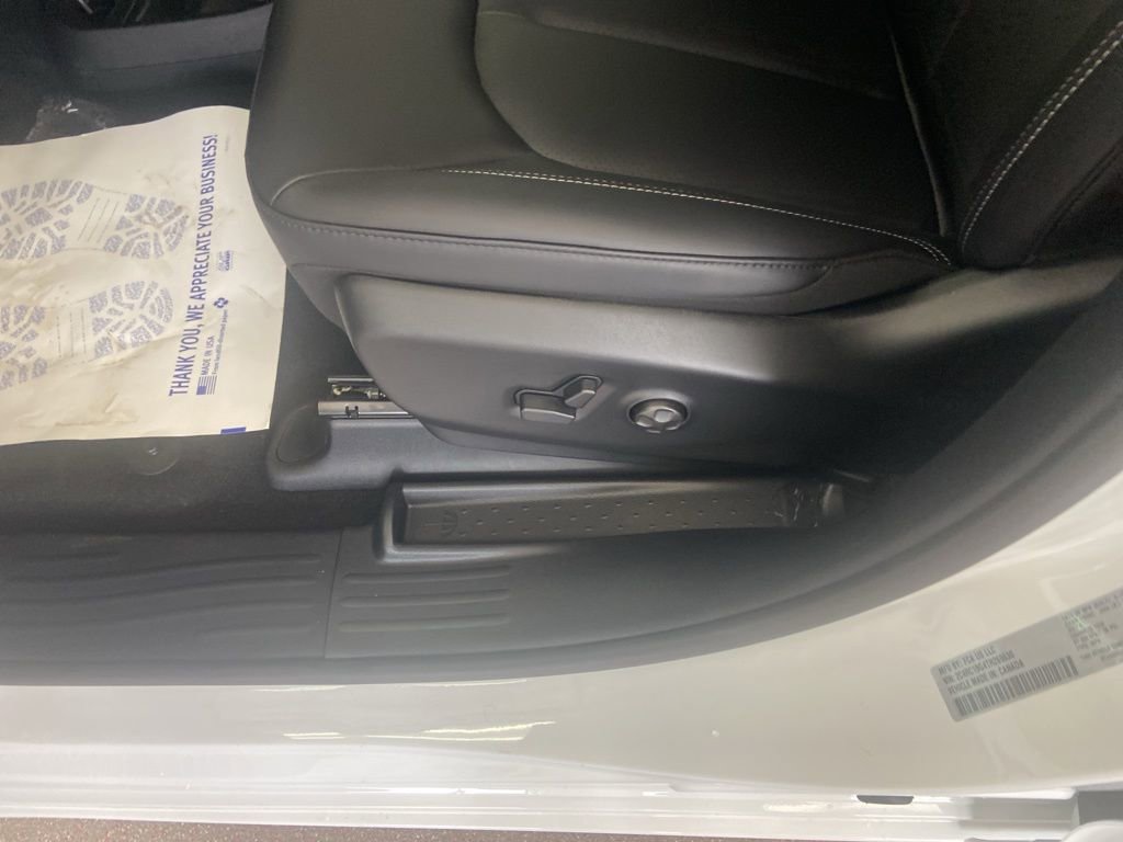 New 2026 Chrysler Pacifica Select FWD image 28