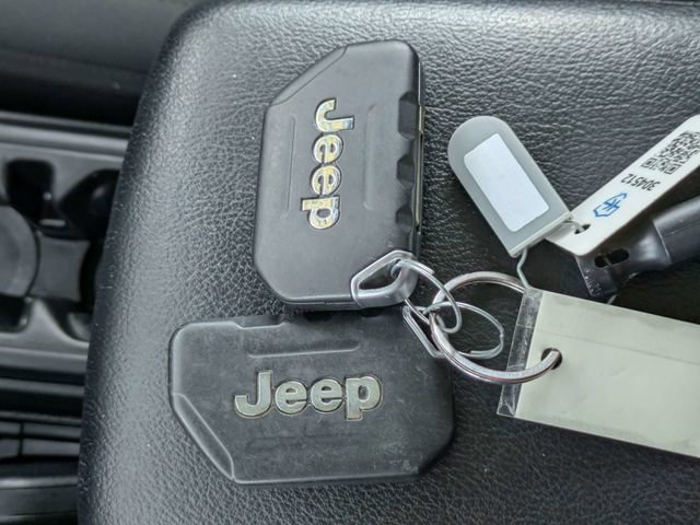 Used 2021 Jeep Gladiator Sport AWD/4WD image 32
