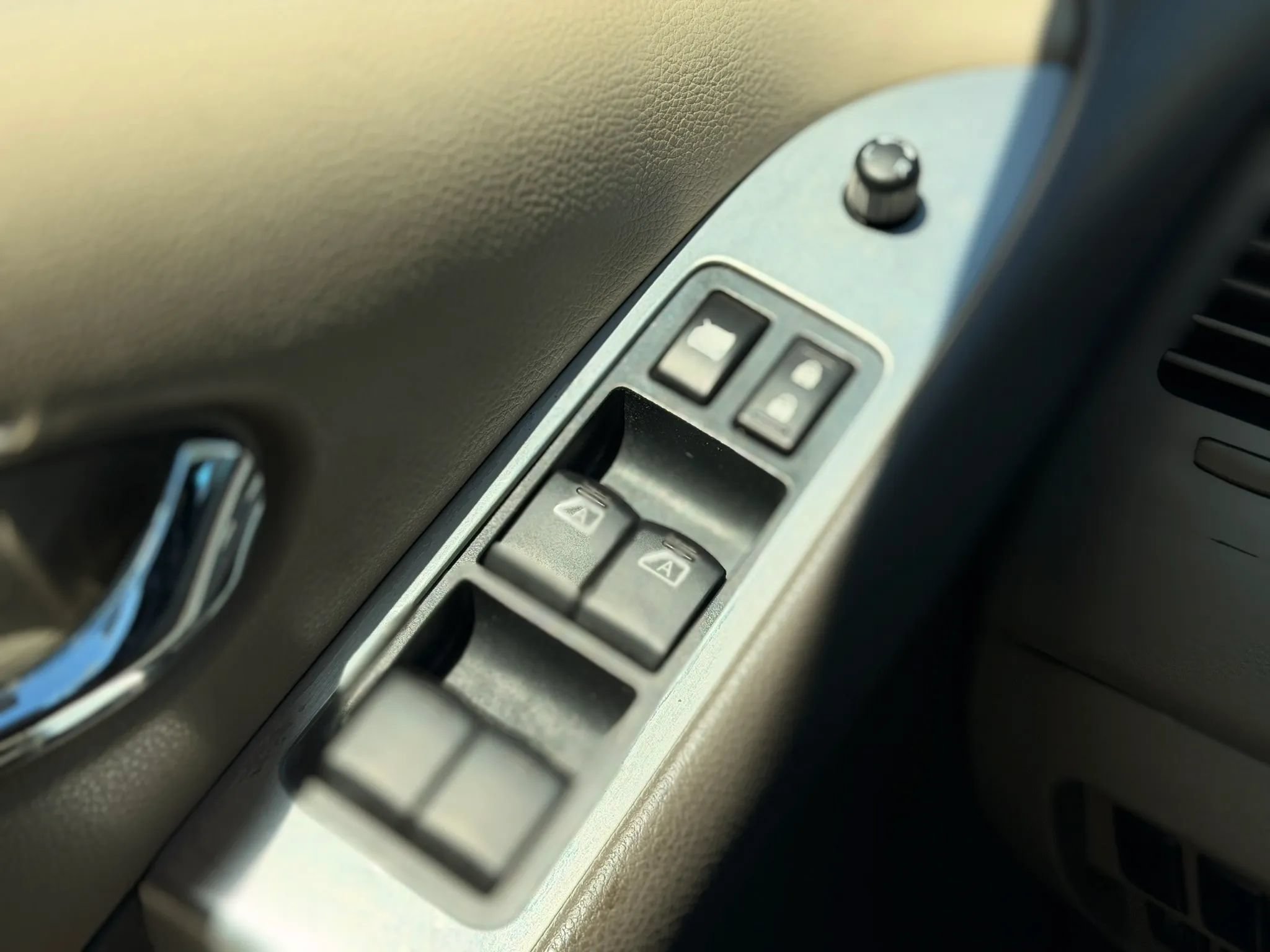 Used 2013 Nissan Murano S AWD/4WD image 39
