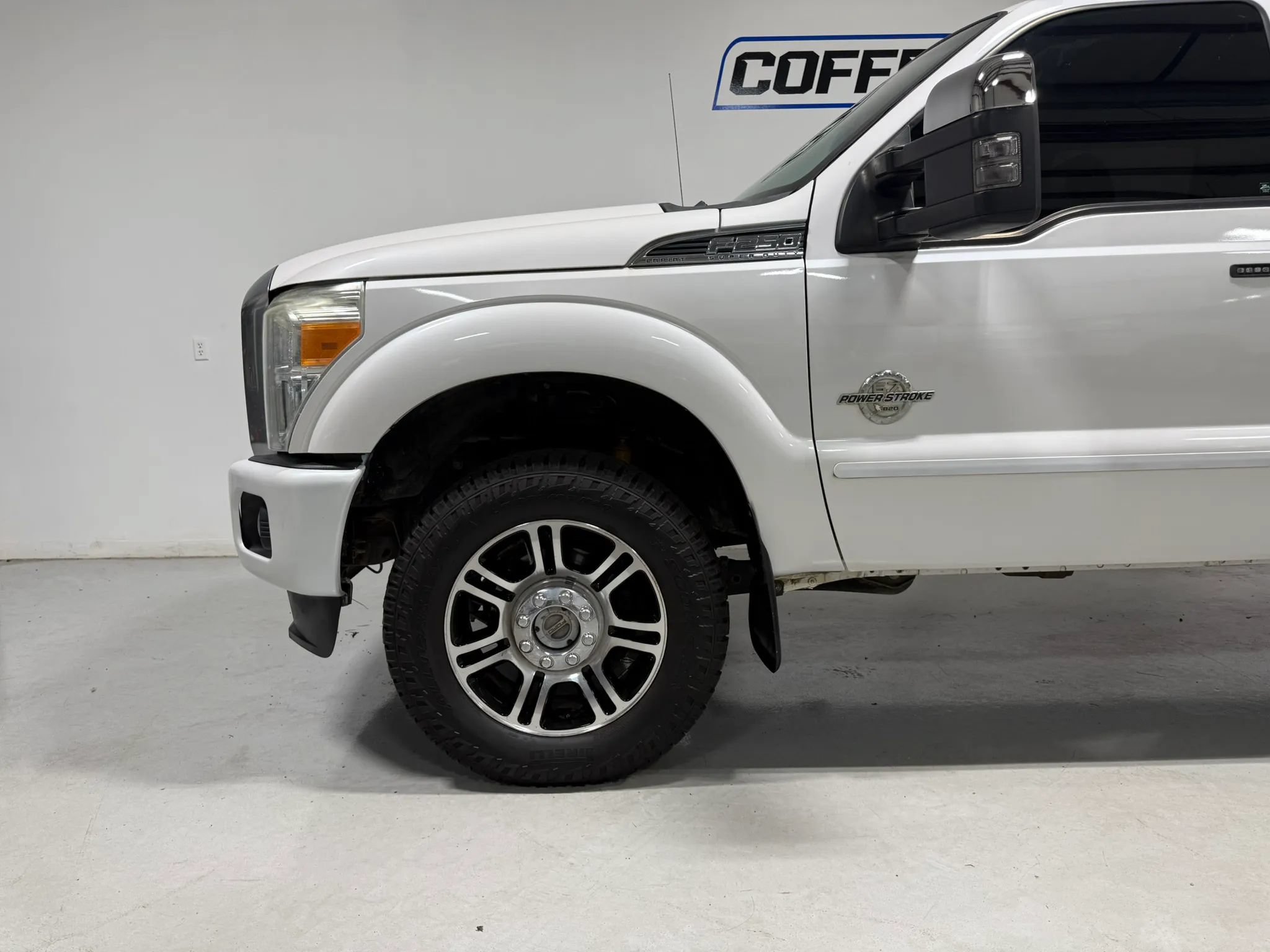 Used 2015 Ford F250 Platinum w/ FX4 Off-Road Package AWD/4WD image 10