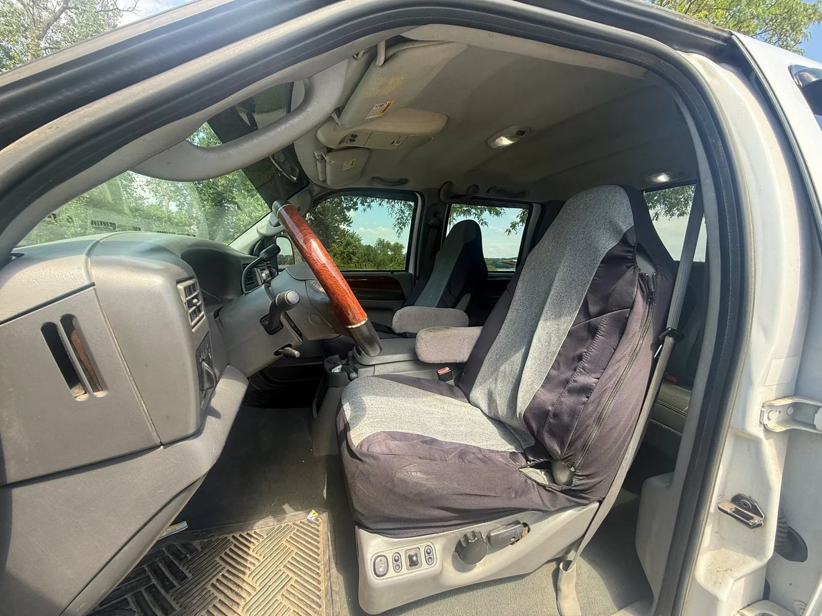 Used 2003 Ford F250 Lariat AWD/4WD image 11