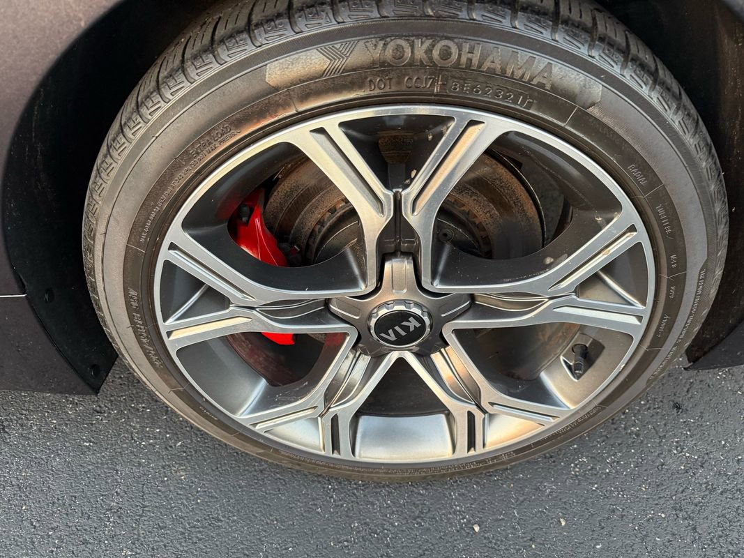 Used 2019 Kia Stinger GT2 image 27