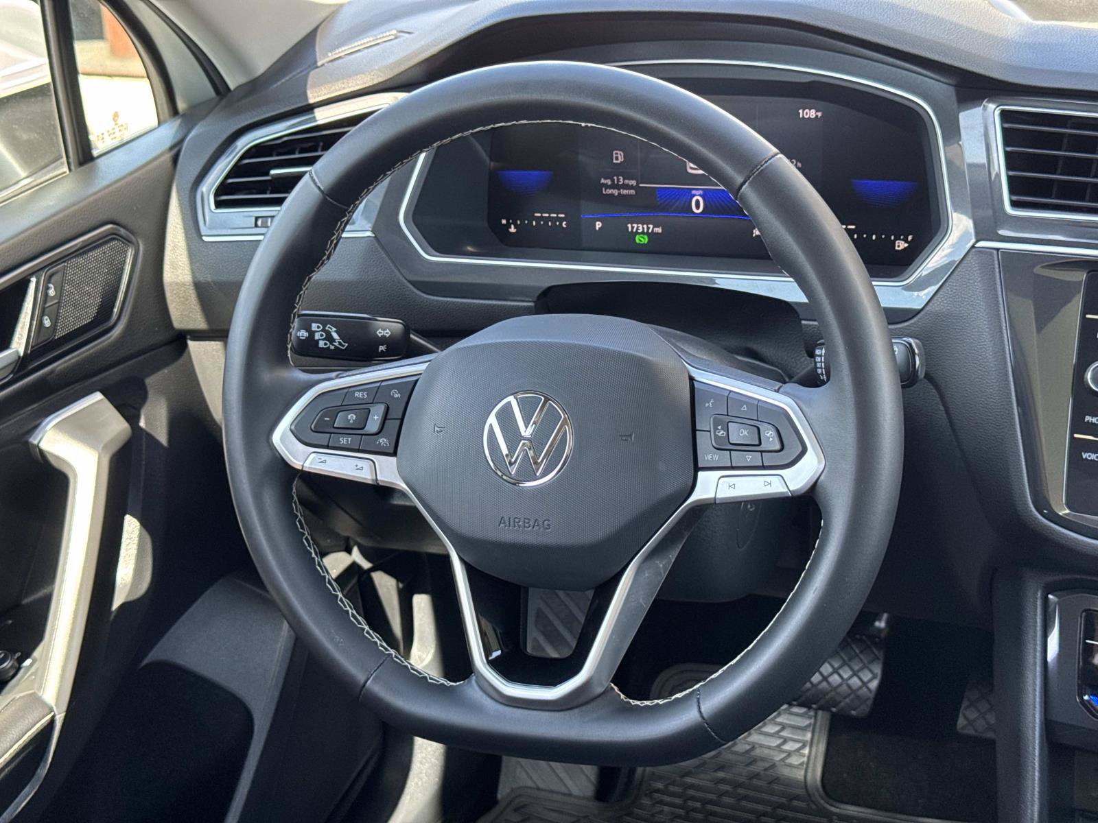 Certified 2023 Volkswagen Tiguan SE w/ Panoramic Sunroof Package FWD image 10