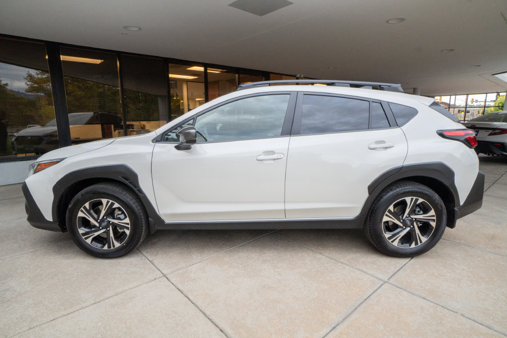 Used 2025 Subaru Crosstrek 2.5i Premium AWD/4WD image 4