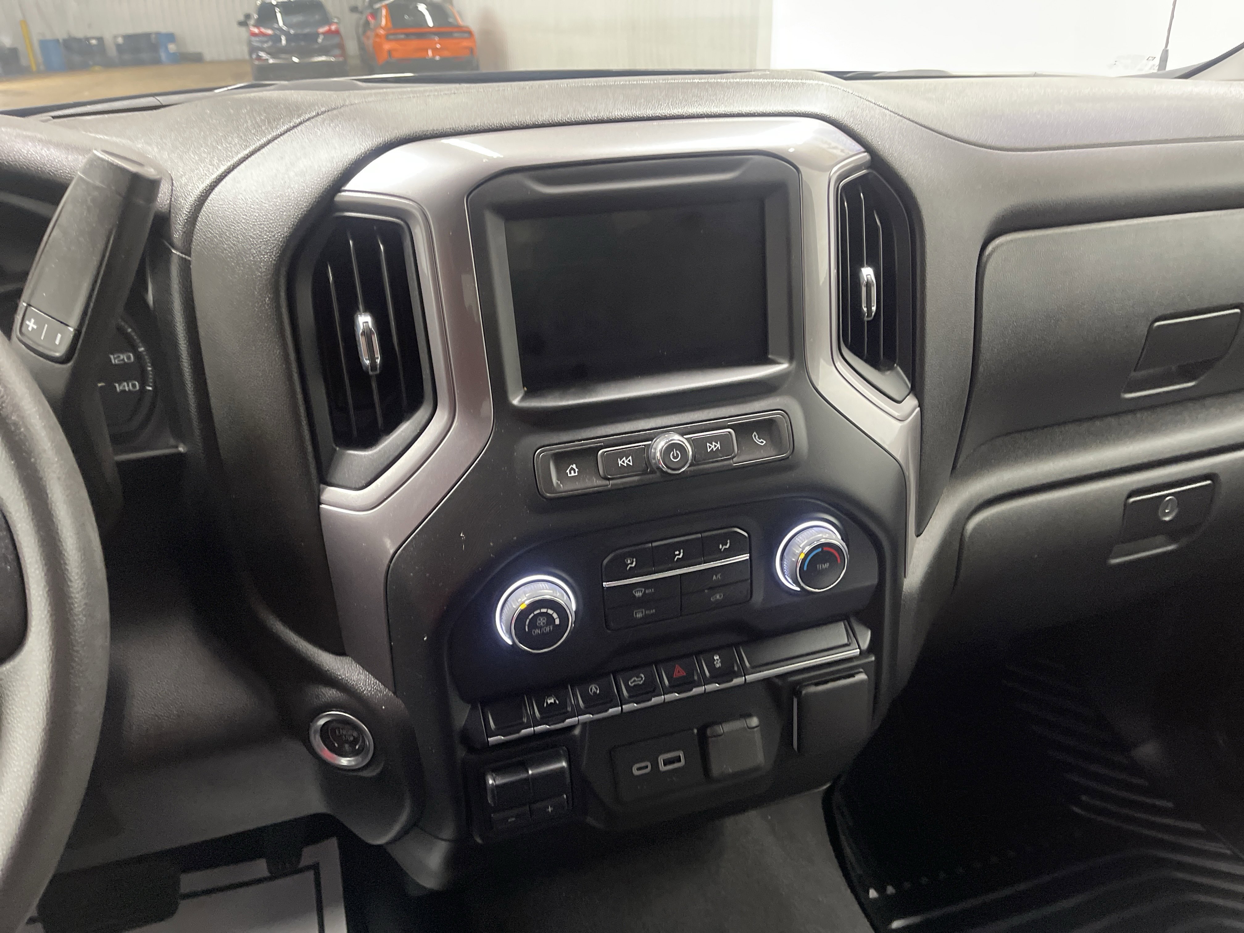 Used 2023 Chevrolet Silverado 1500 Custom w/ 2.7L Blackout Package image 29