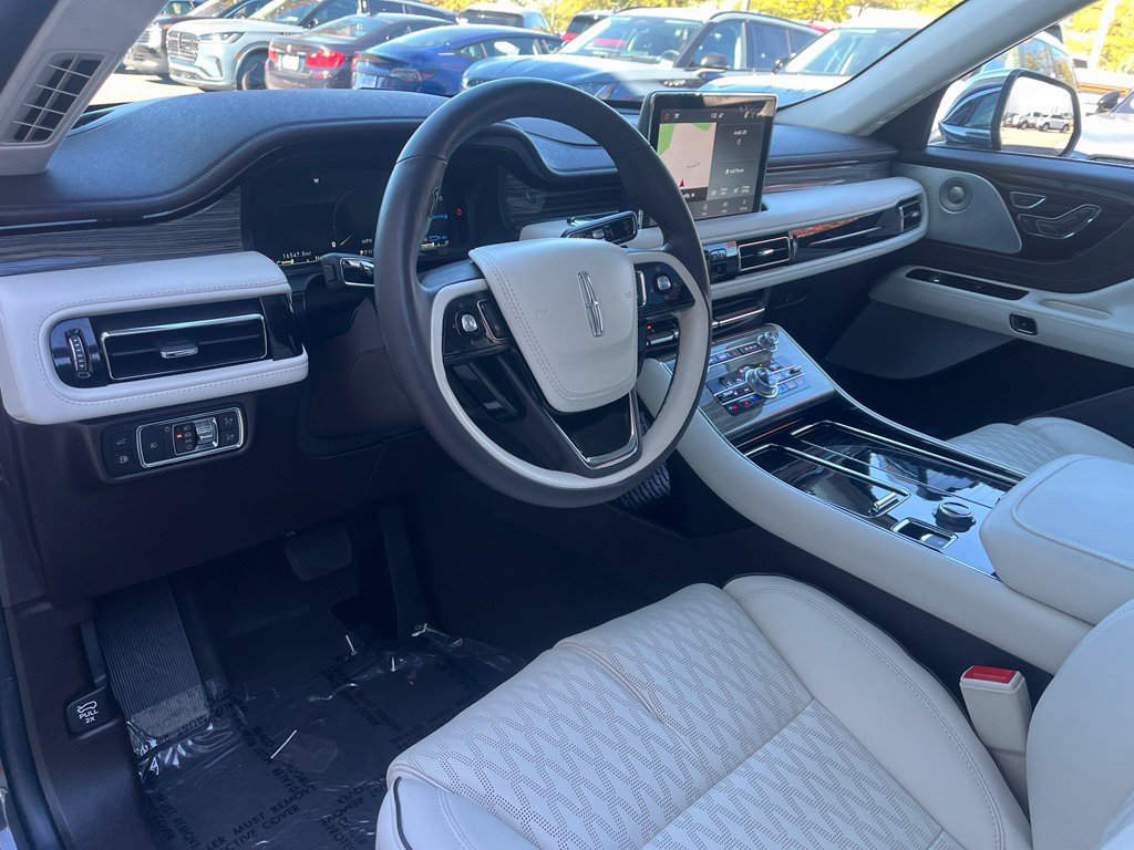 Certified 2022 Lincoln Aviator Black Label Grand Touring w/ Class IV Trailer Tow Package AWD/4WD image 25