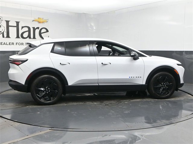 New 2026 Chevrolet Equinox EV LT image 15