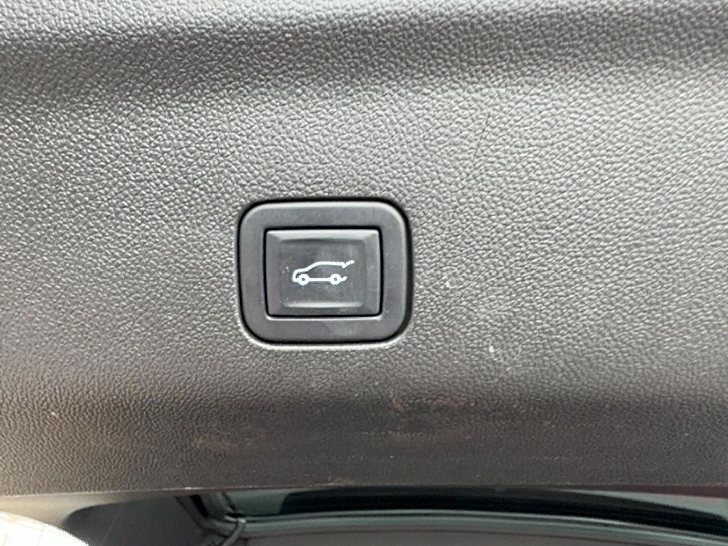 Used 2022 Chevrolet Suburban High Country w/ LPO, Illumination Package AWD/4WD image 35