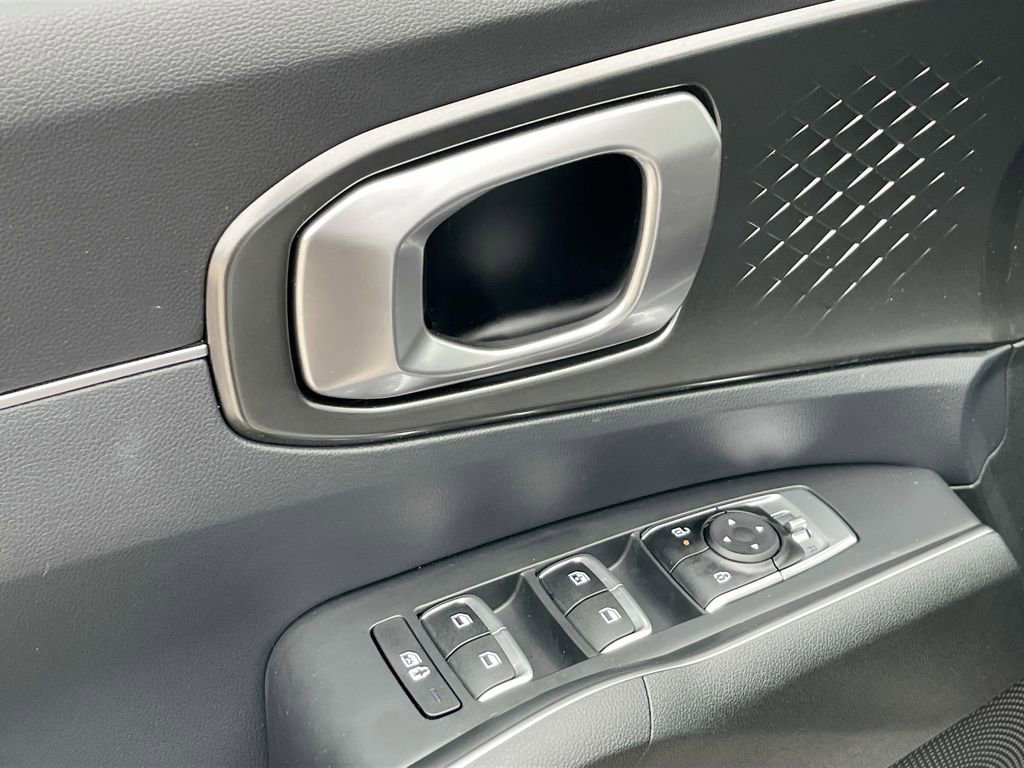 Certified 2025 Kia Sorento EX image 12