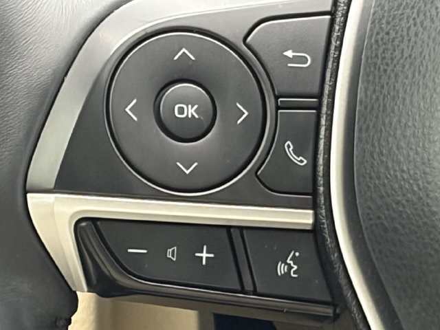 Used 2021 Toyota Camry XLE FWD image 14