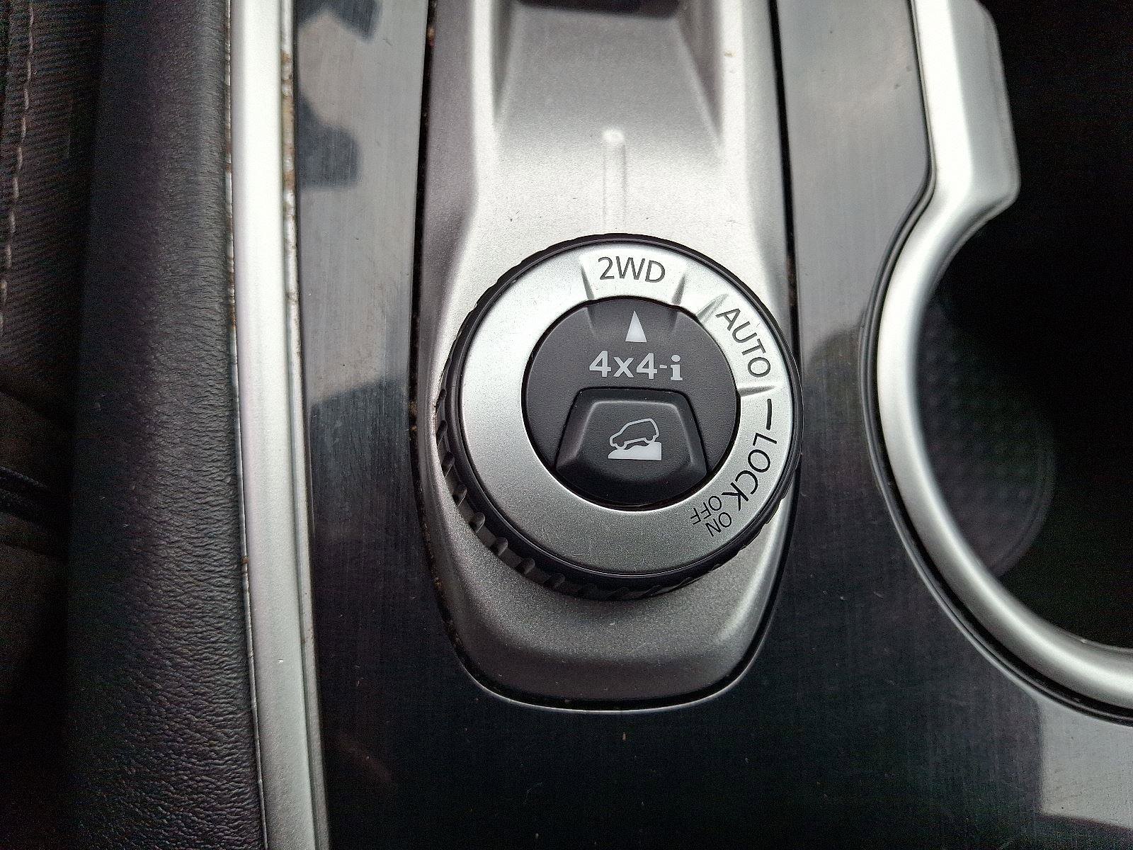 Used 2020 Nissan Pathfinder S image 25