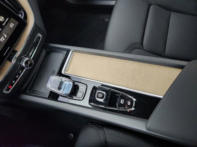 New 2026 Volvo XC60 T8 Plus w/ Climate Package image 22