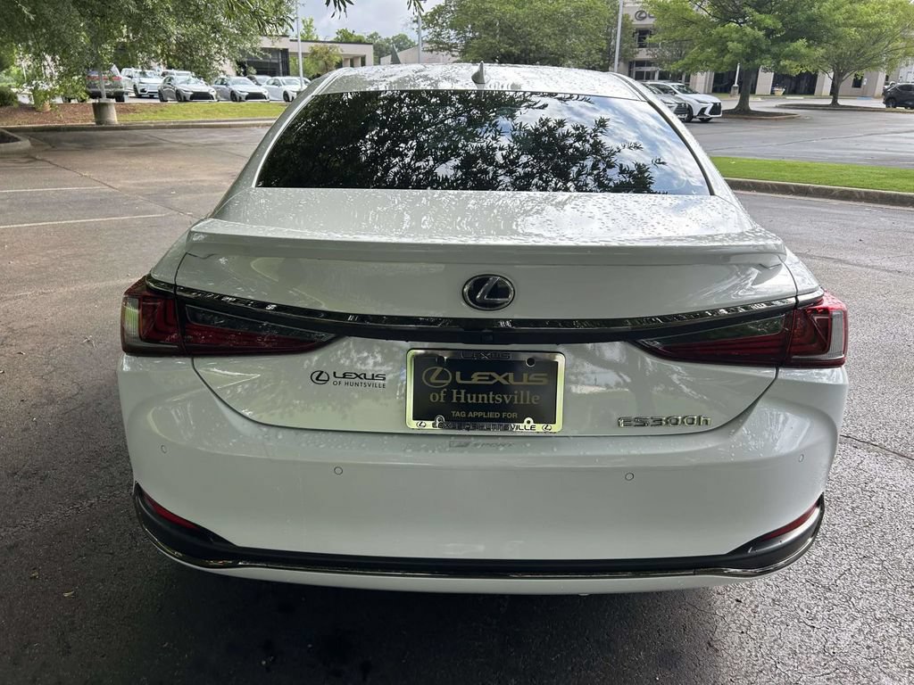 Used 2024 Lexus ES 300h F Sport w/ Accessory Package (Z2) FWD image 3