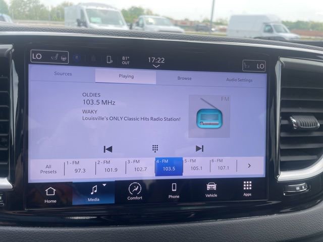 Used 2022 Chrysler Pacifica Touring-L FWD image 31
