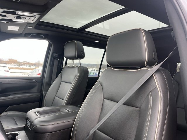 Used 2023 GMC Yukon XL SLT image 15