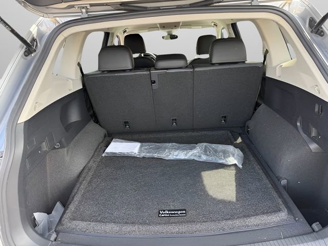 Used 2022 Volkswagen Tiguan SE AWD/4WD image 9