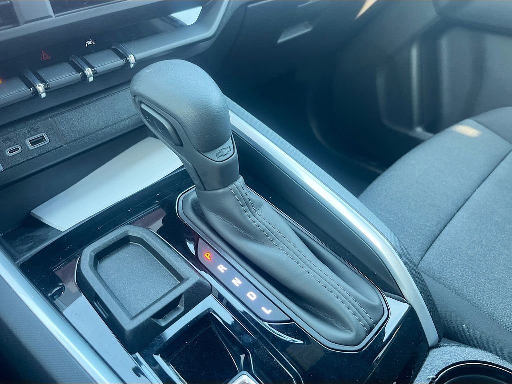 Used 2025 Chevrolet Colorado W/T image 16