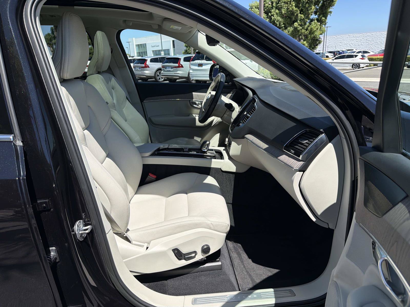 Certified 2023 Volvo XC90 B6 Plus w/ Protection Package Premier AWD/4WD image 26