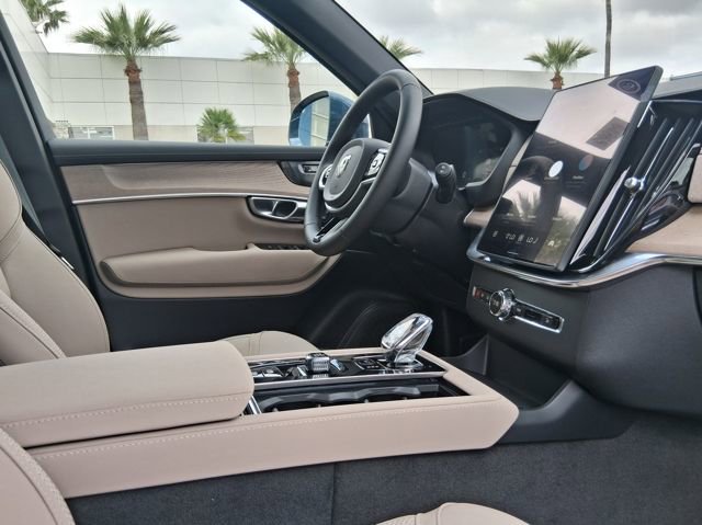 New 2026 Volvo XC90 B6 Plus w/ Protection Package Premier AWD/4WD image 11