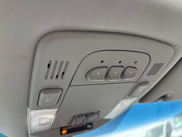 Used 2010 Cadillac DTS Luxury image 31