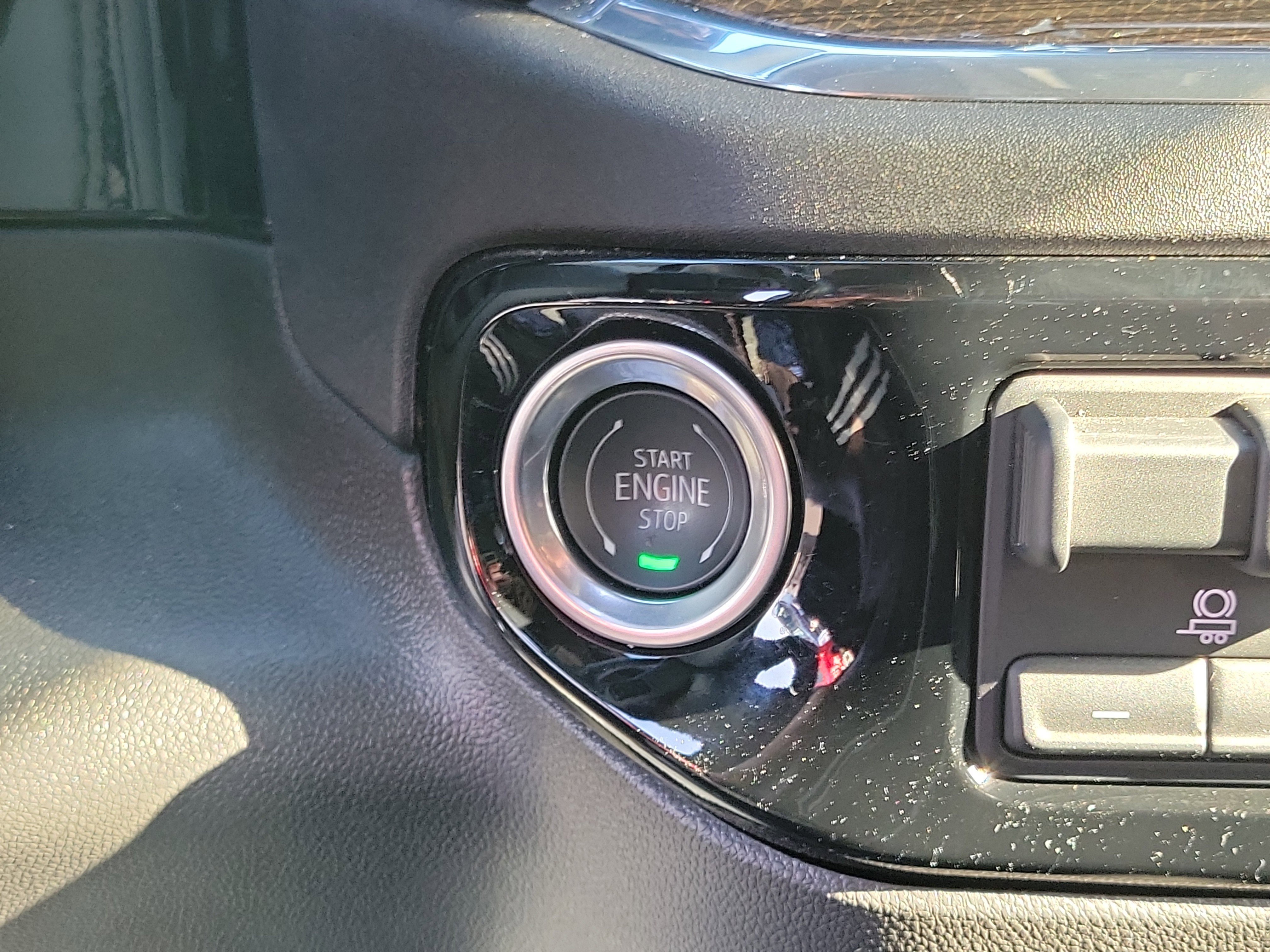 Used 2025 Chevrolet Silverado 1500 LT image 28