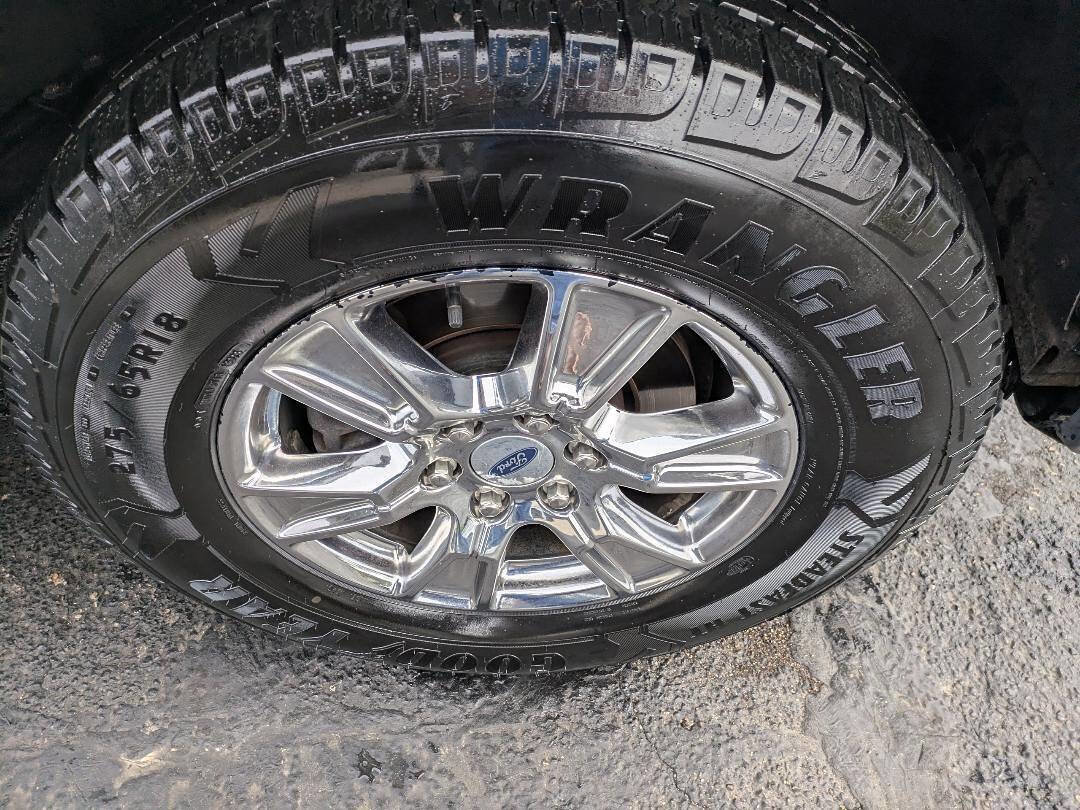 Used 2015 Ford F150 XLT w/ Equipment Group 302A Luxury image 8