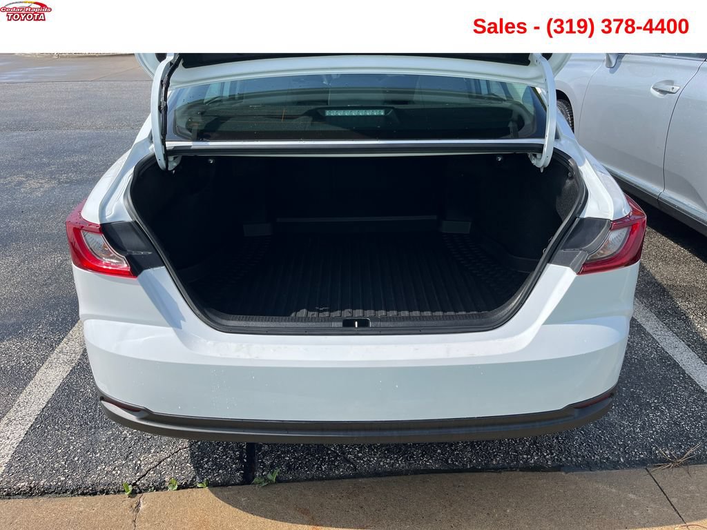 Certified 2025 Toyota Camry LE w/ Convenience Package FWD image 5