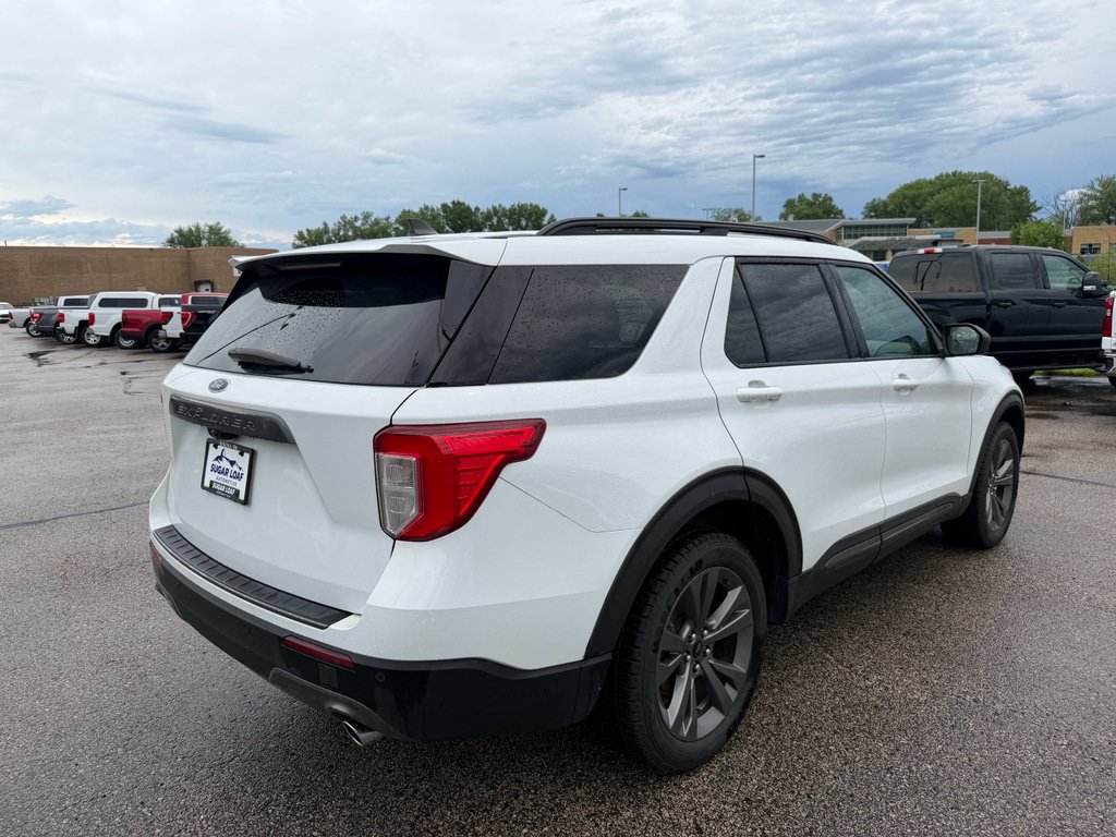 Used 2021 Ford Explorer XLT w/ Equipment Group 202A AWD/4WD image 3