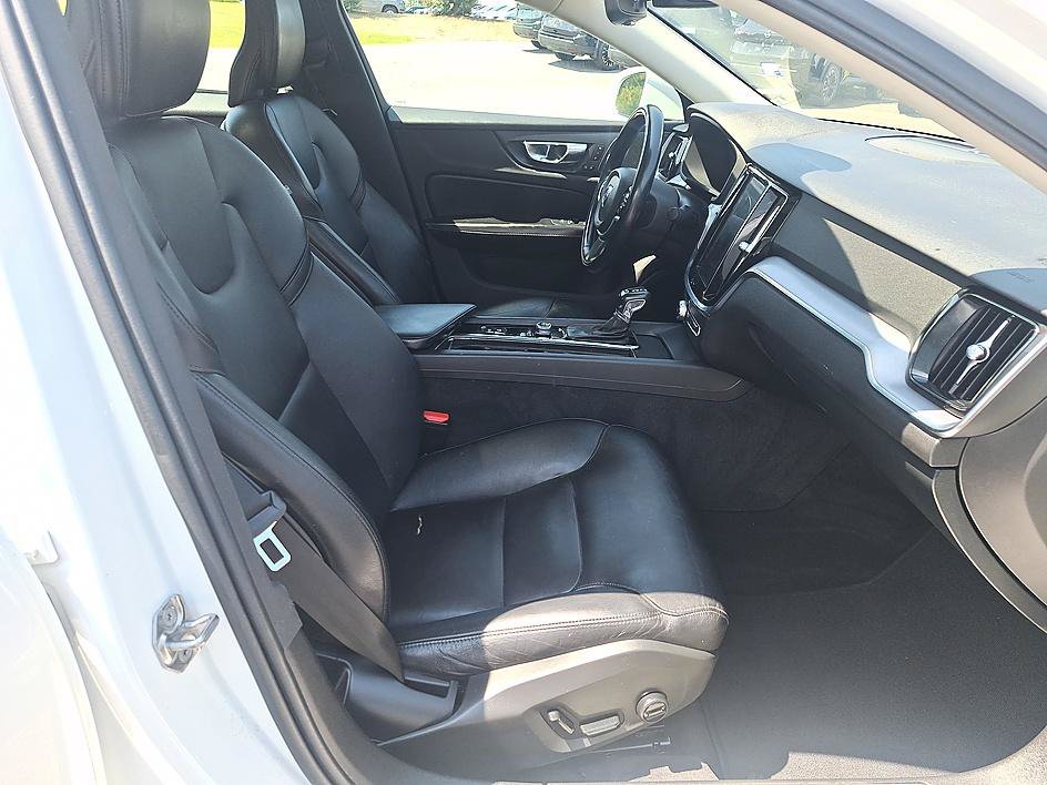 Used 2020 Volvo S60 T6 Momentum AWD/4WD image 21
