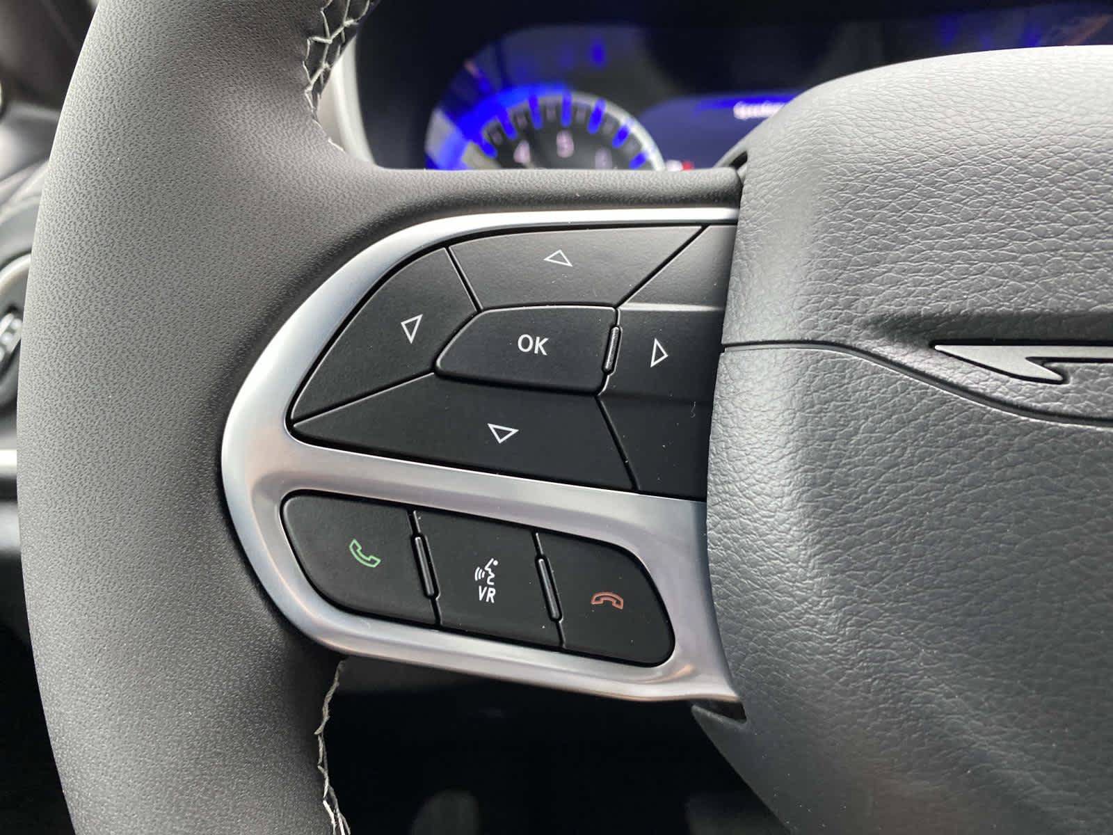 New 2027 Chrysler Pacifica Select AWD/4WD image 14