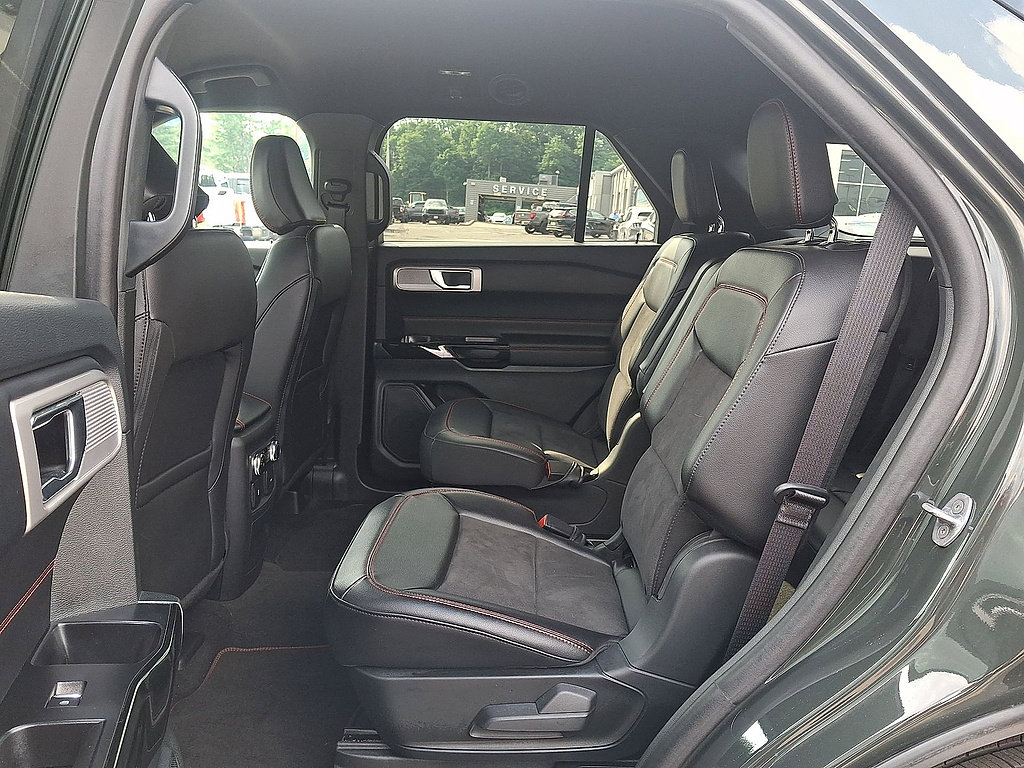 Used 2024 Ford Explorer ST-Line w/ Class IV Trailer Tow Package AWD/4WD image 26