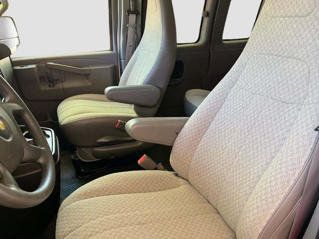 Used 2022 Chevrolet Express 2500 LS w/ Driver Convenience Package RWD image 18