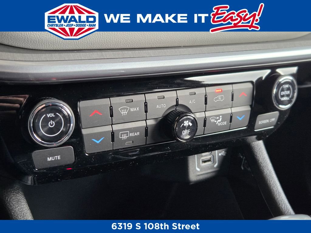 New 2026 Jeep Compass Limited image 9