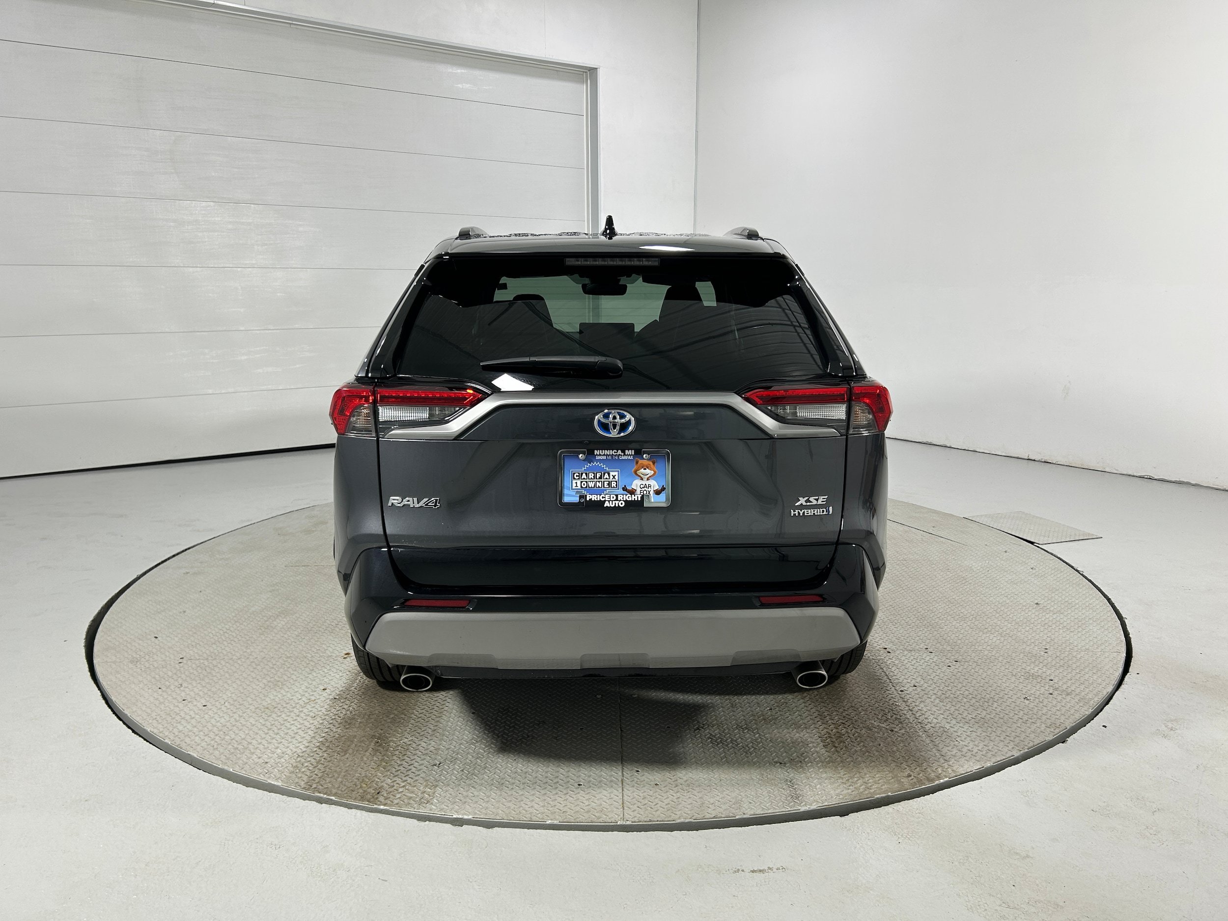 Used 2024 Toyota RAV4 XSE AWD/4WD image 32