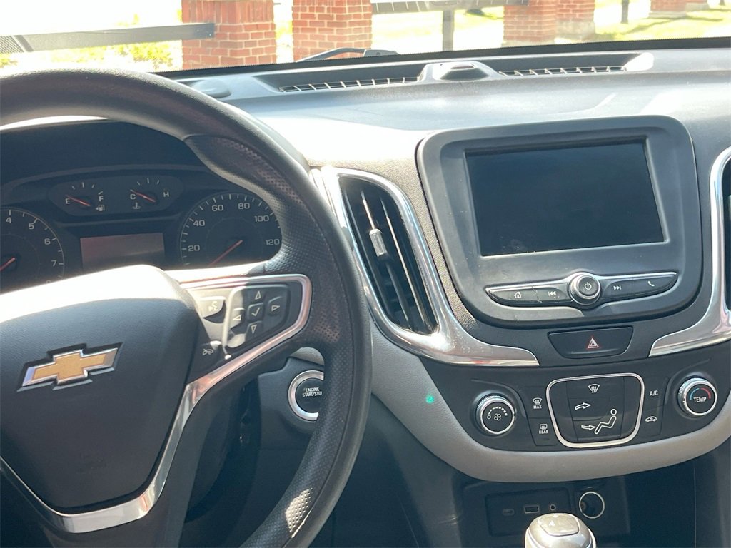 Used 2020 Chevrolet Equinox LS image 29