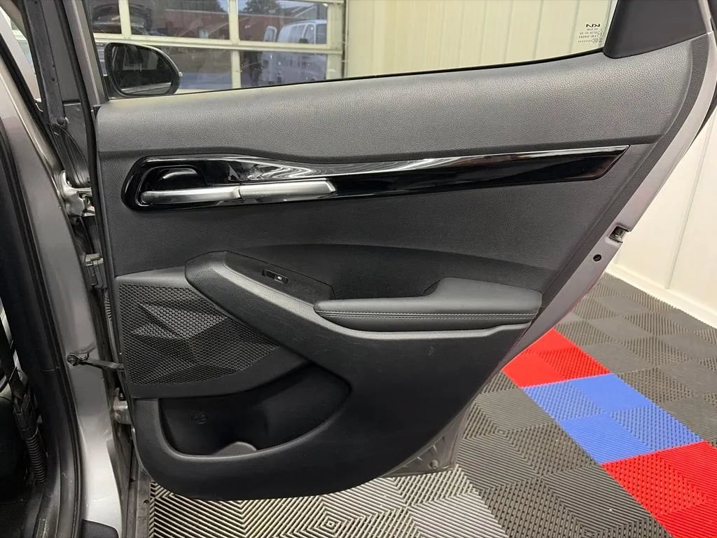 Used 2024 Kia Seltos EX FWD image 18