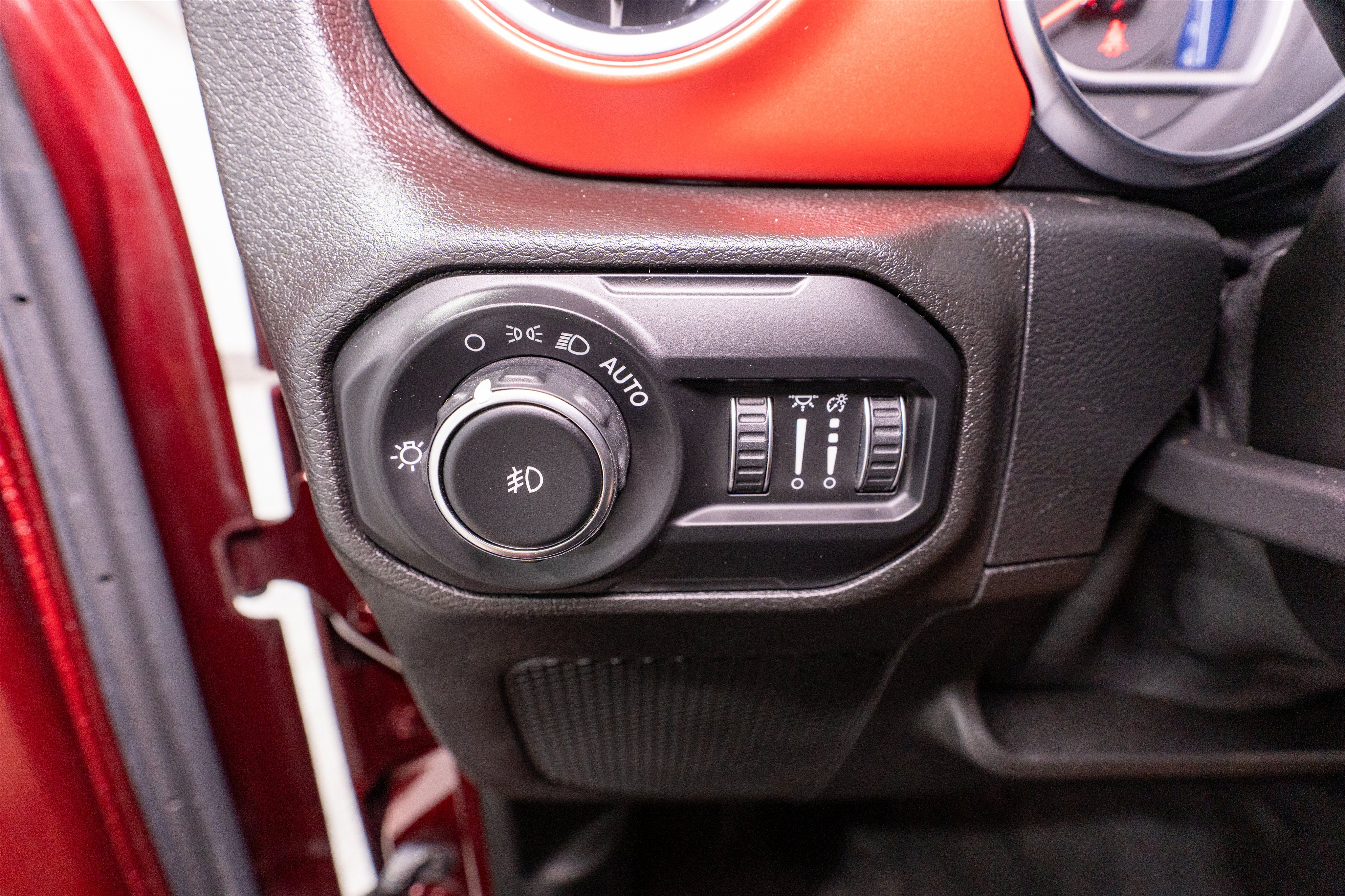 Used 2021 Jeep Wrangler Unlimited Rubicon AWD/4WD image 32