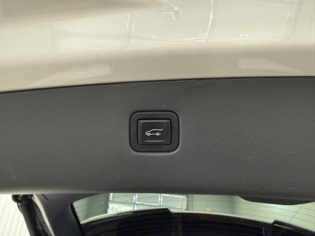 Used 2019 Chevrolet Blazer LT image 16