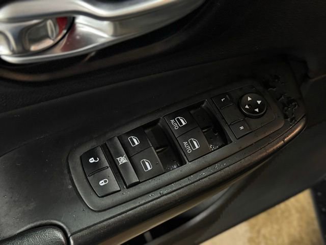 Used 2022 Jeep Cherokee Trailhawk w/ Comfort/Convenience Group image 15