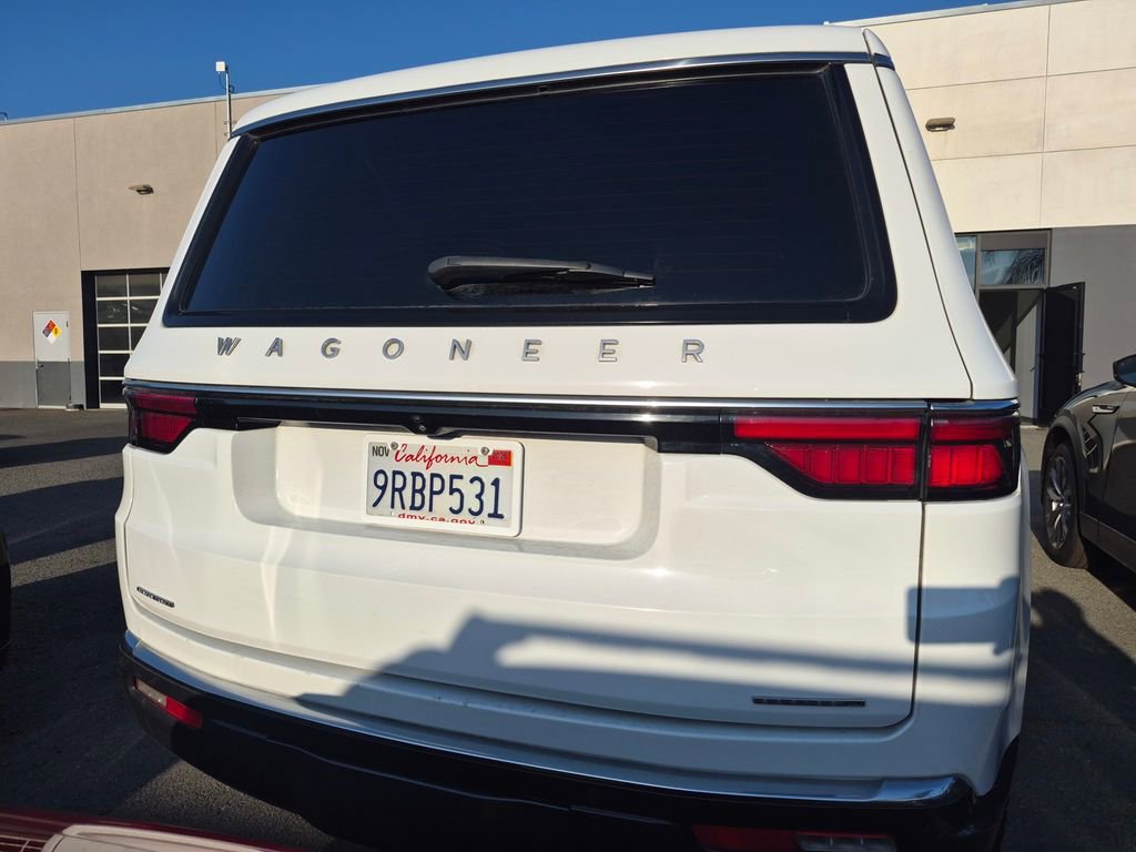 Used 2022 Jeep Wagoneer Series III AWD/4WD image 7