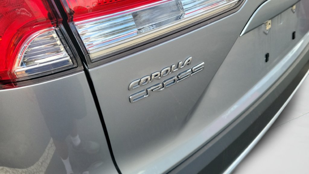 Used 2025 Toyota Corolla Cross LE FWD image 8