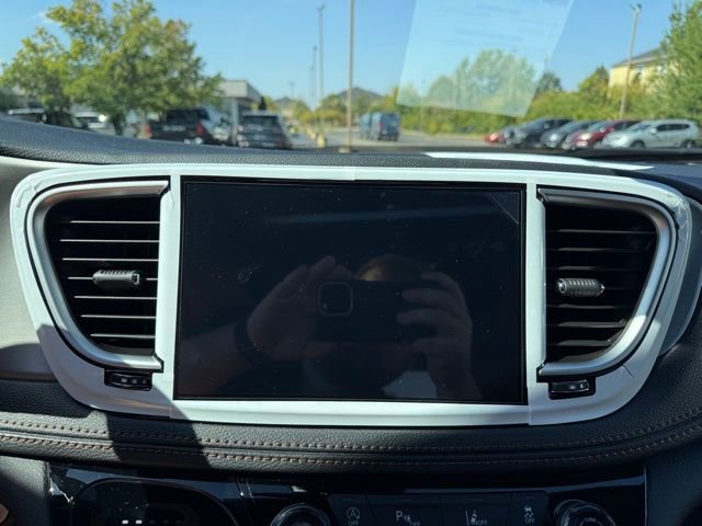 New 2026 Chrysler Pacifica Pinnacle image 22