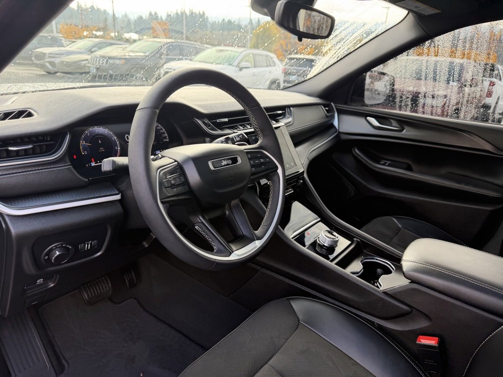 Used 2023 Jeep Grand Cherokee Altitude image 15