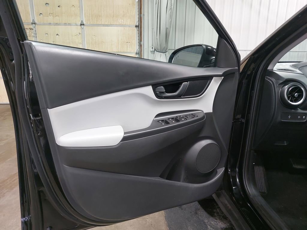 Used 2023 Hyundai Kona SEL image 26
