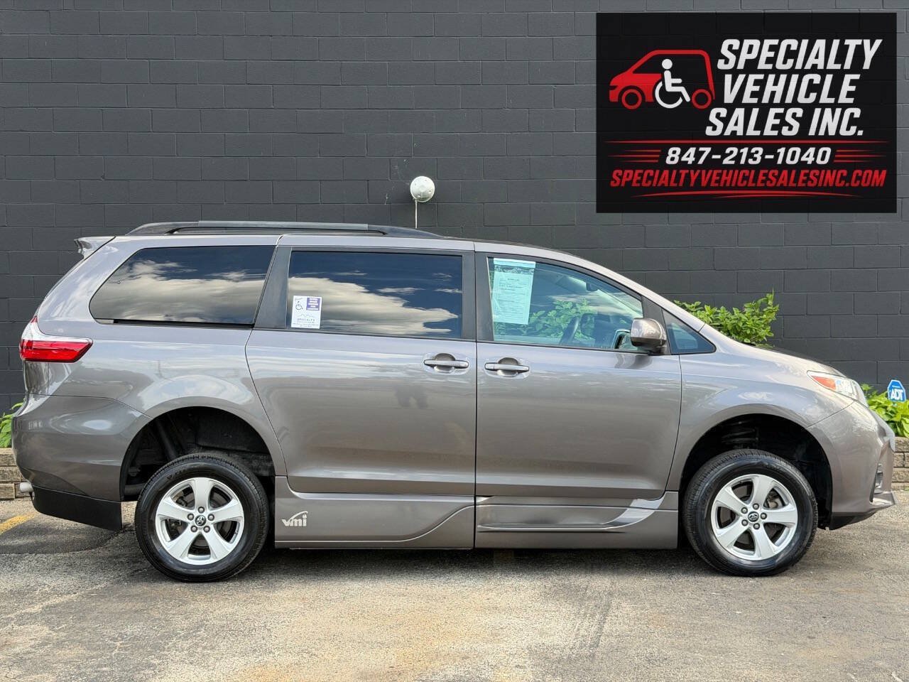 Used 2018 Toyota Sienna LE FWD image 6
