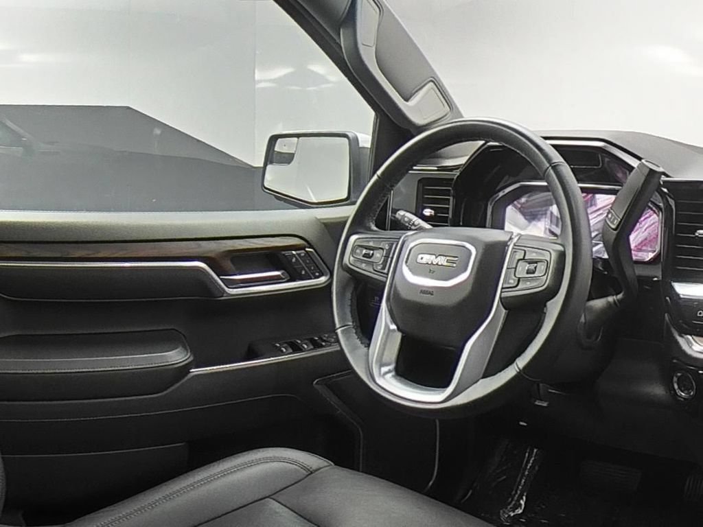 Used 2025 GMC Sierra 1500 SLT AWD/4WD image 18