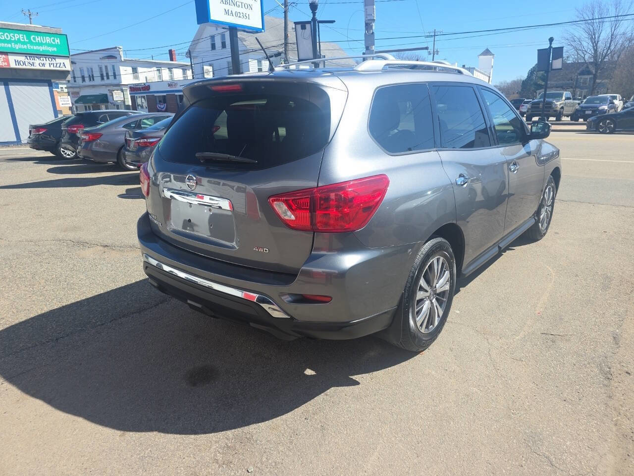 Used 2018 Nissan Pathfinder S AWD/4WD image 5